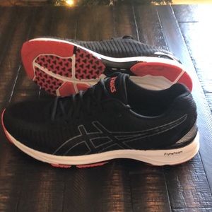 ASICS men’s running shoe